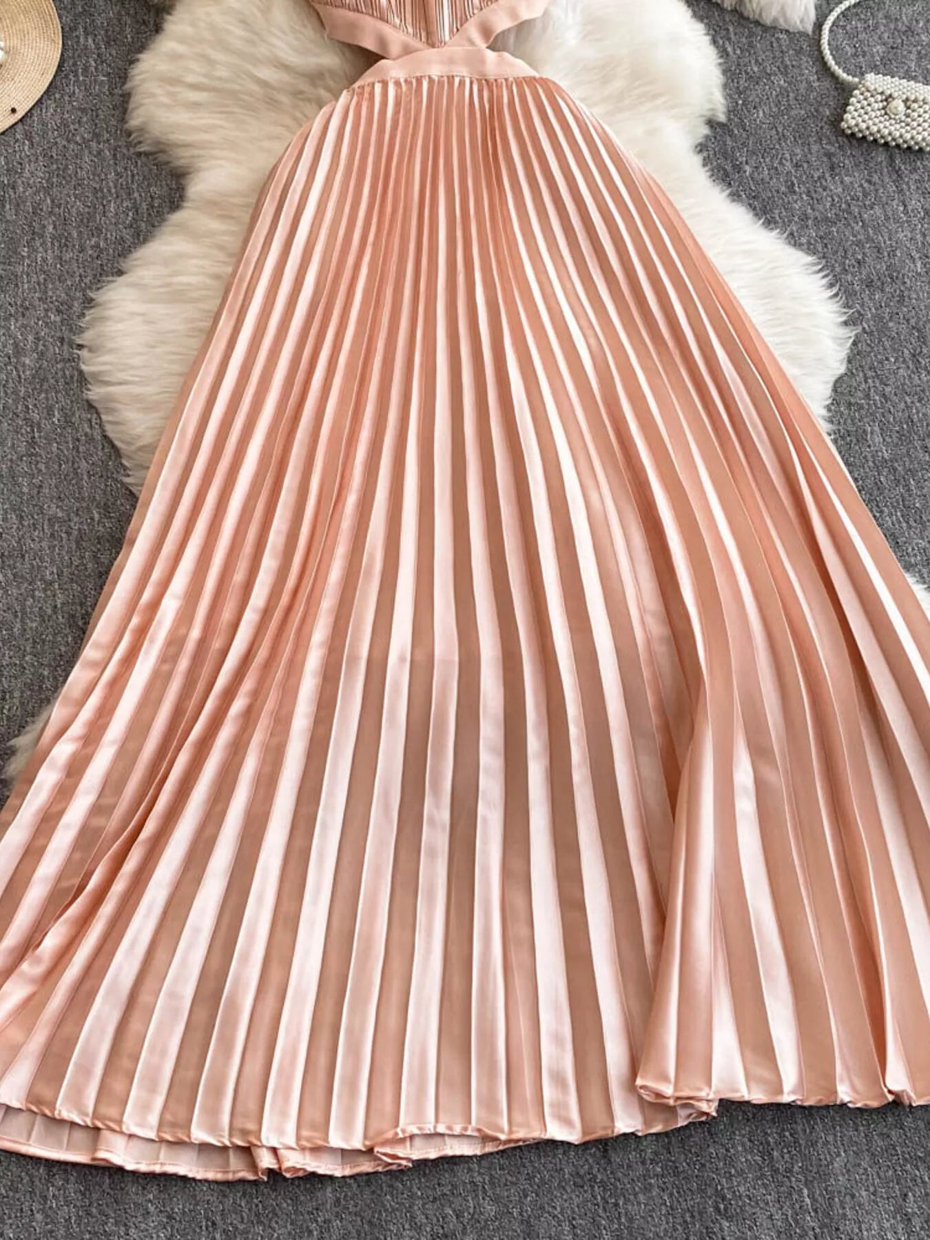 Halter Neck Pleated Maxi Dress Halter Neck Pleated Maxi Dress