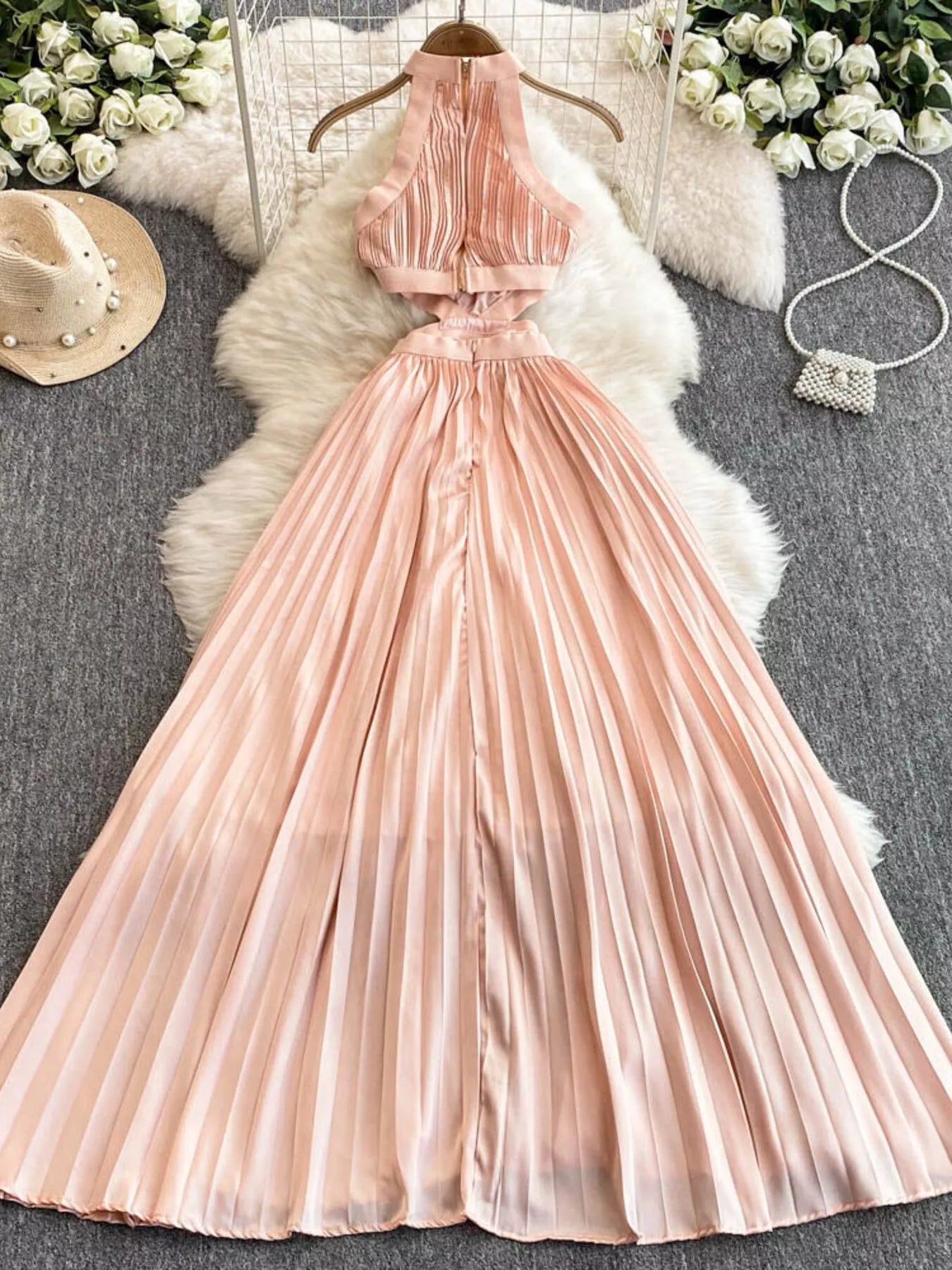 Halter Neck Pleated Maxi Dress – Montret