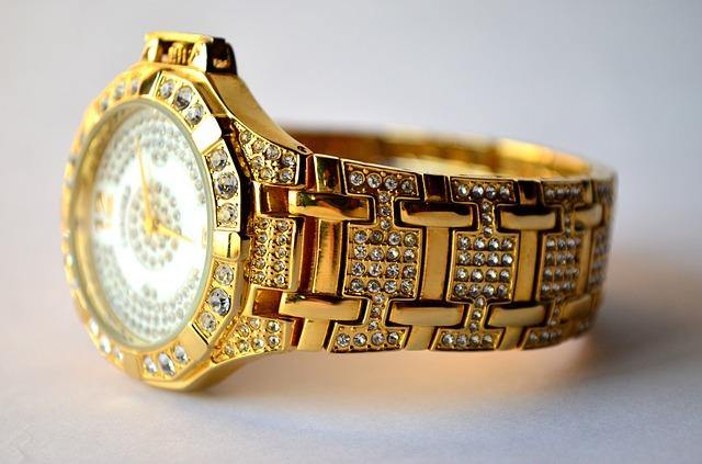 Are Gold Watches Too Flashy? - Montret