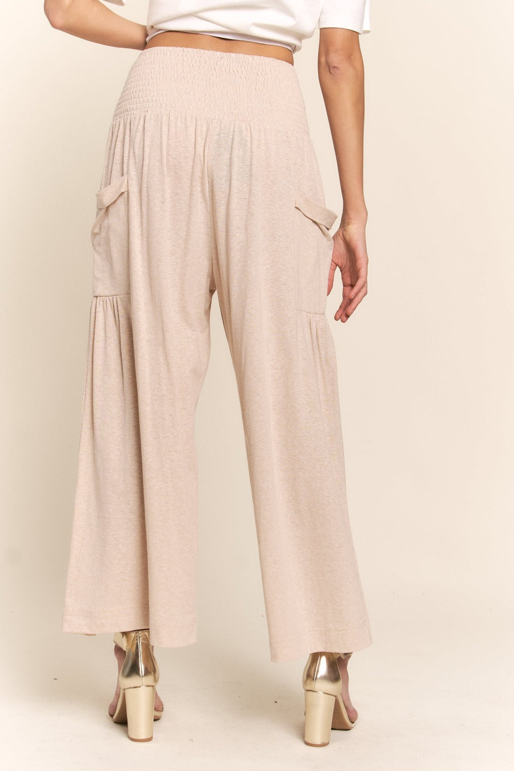 J.NNA – Boho-Hose mit weitem Bein und gesmoktem Bund und Taschen