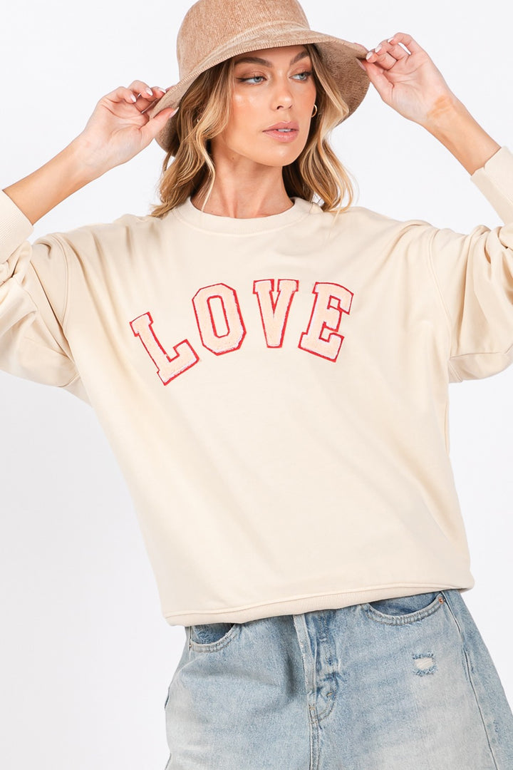 SAGE + FIG – Sweatshirt mit überschnittener Schulter und LOVE-Path-Applikation