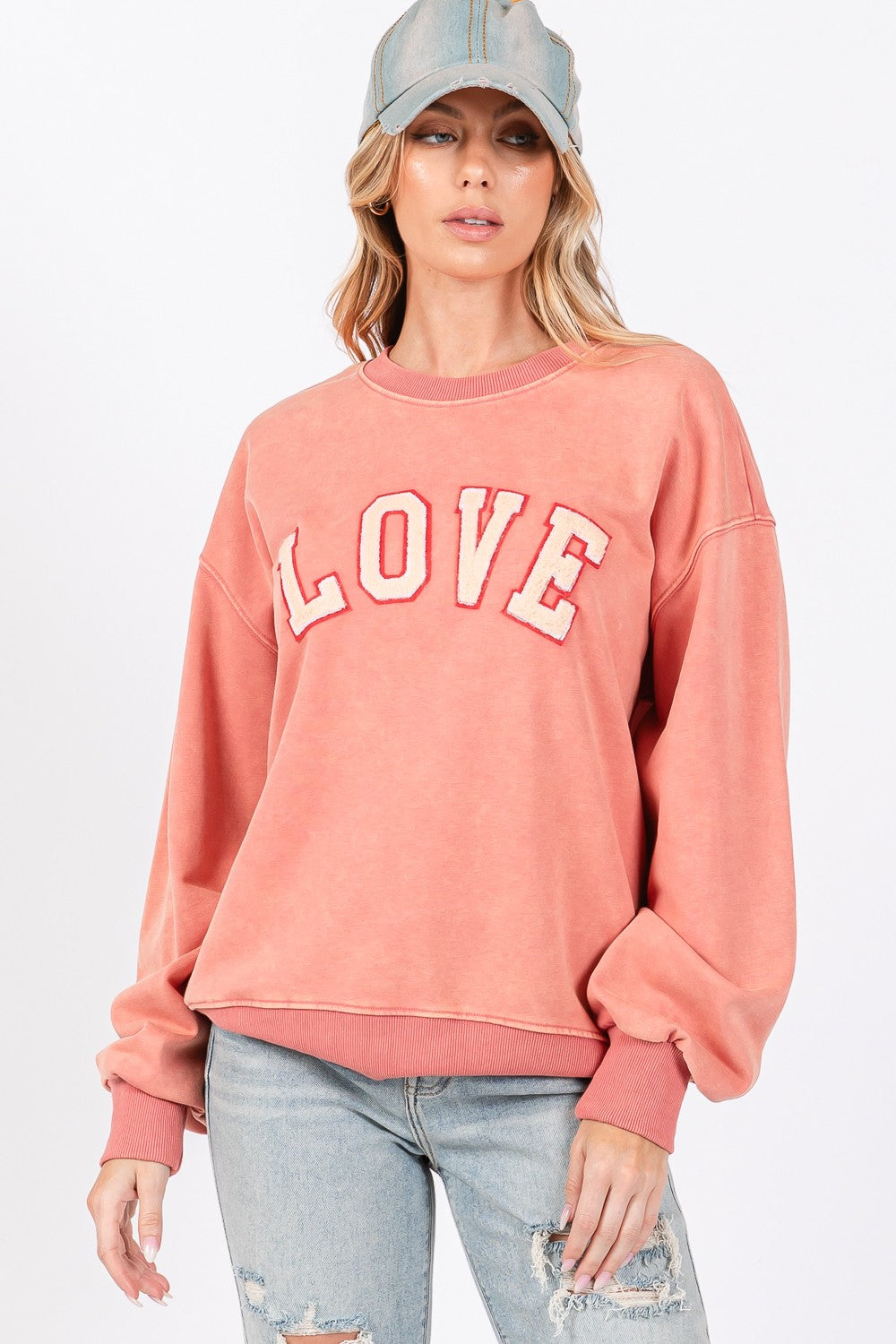 SAGE + FIG – Sweatshirt mit überschnittener Schulter und LOVE-Path-Applikation