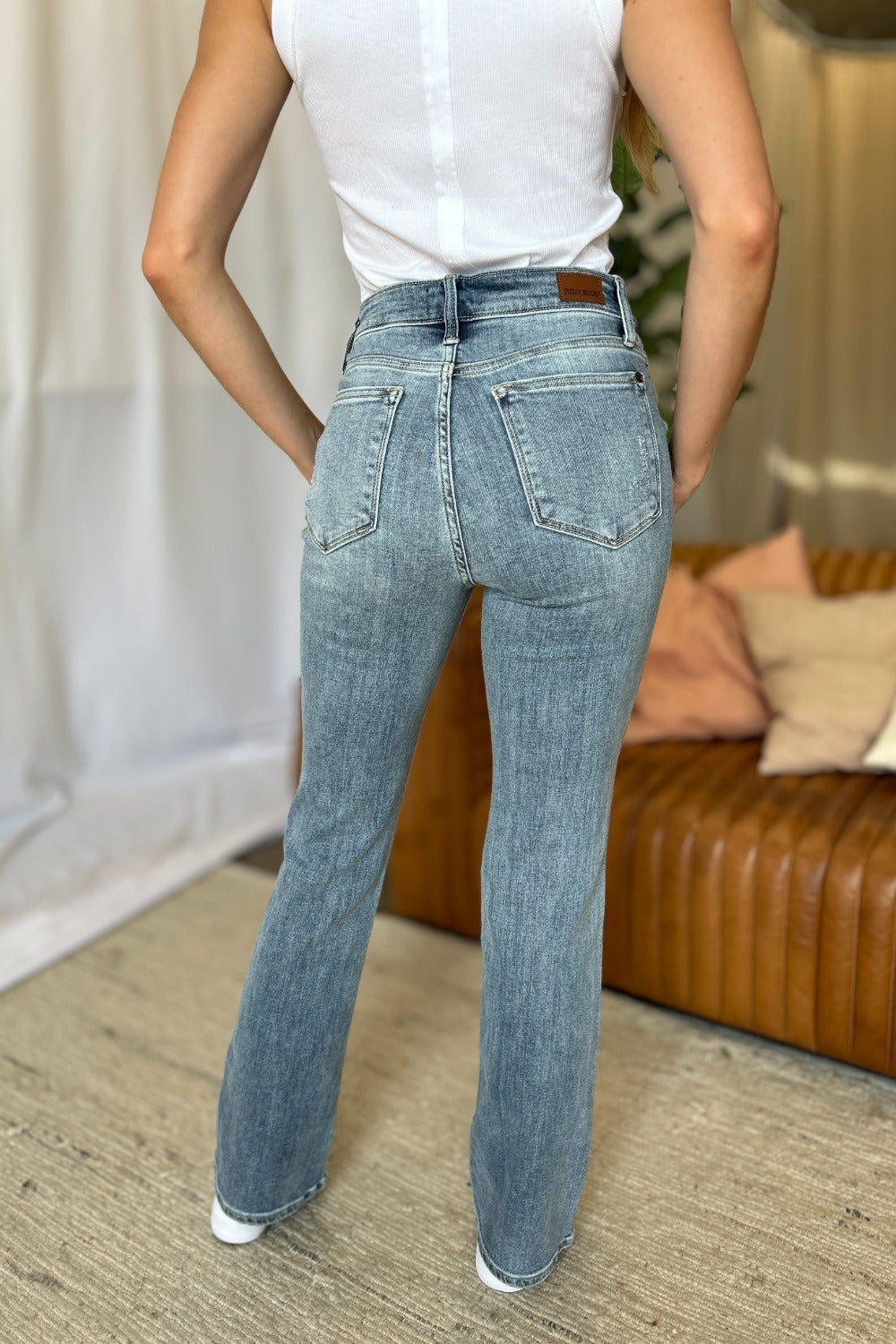 Judy Blue – Bootcut-Jeans in voller Größe mit mittlerer Leibhöhe