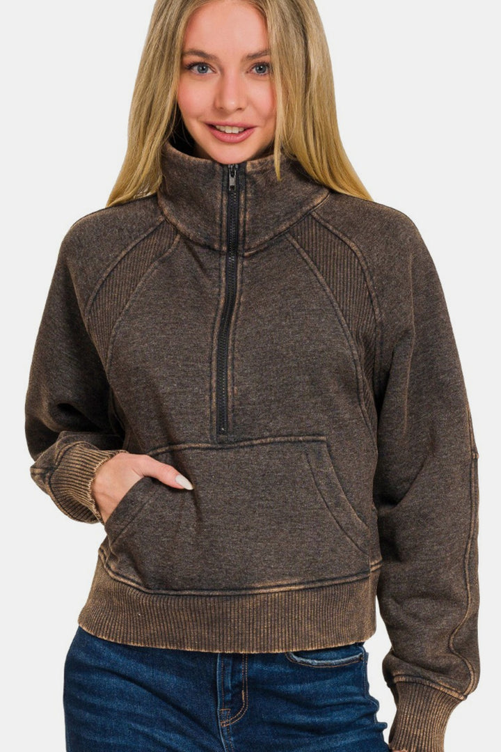 Zenana – Fleece-Sweatshirt mit halbem Reißverschluss und Säurewaschung