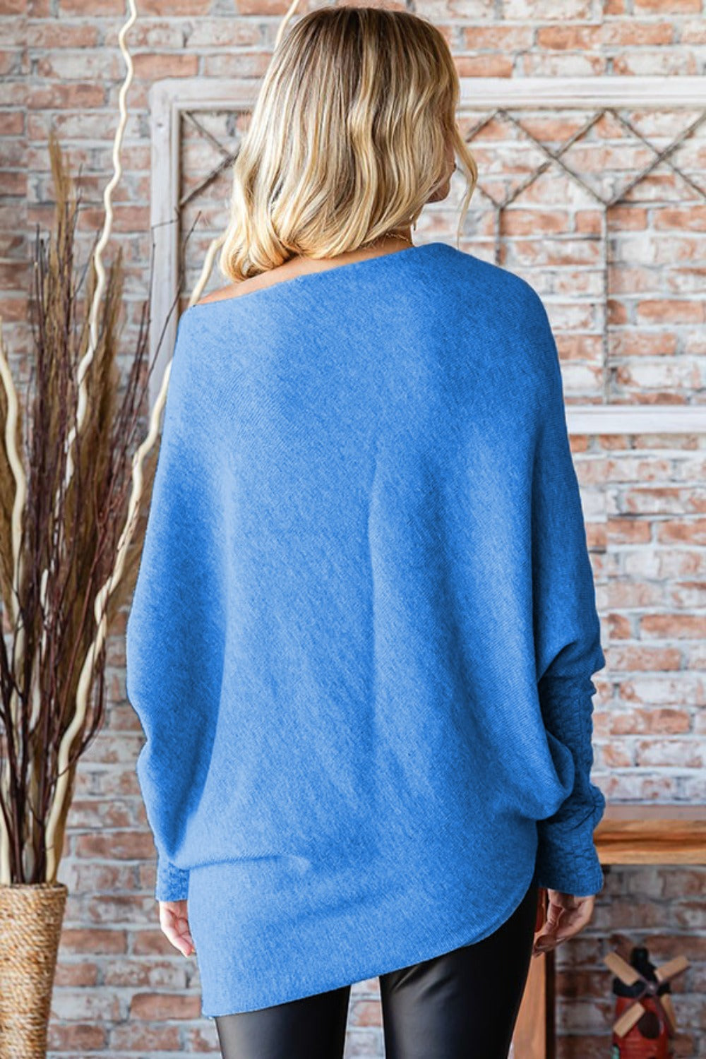 First Love – Pullover mit Dolman-Ärmeln und asymmetrischem Saum in voller Größe