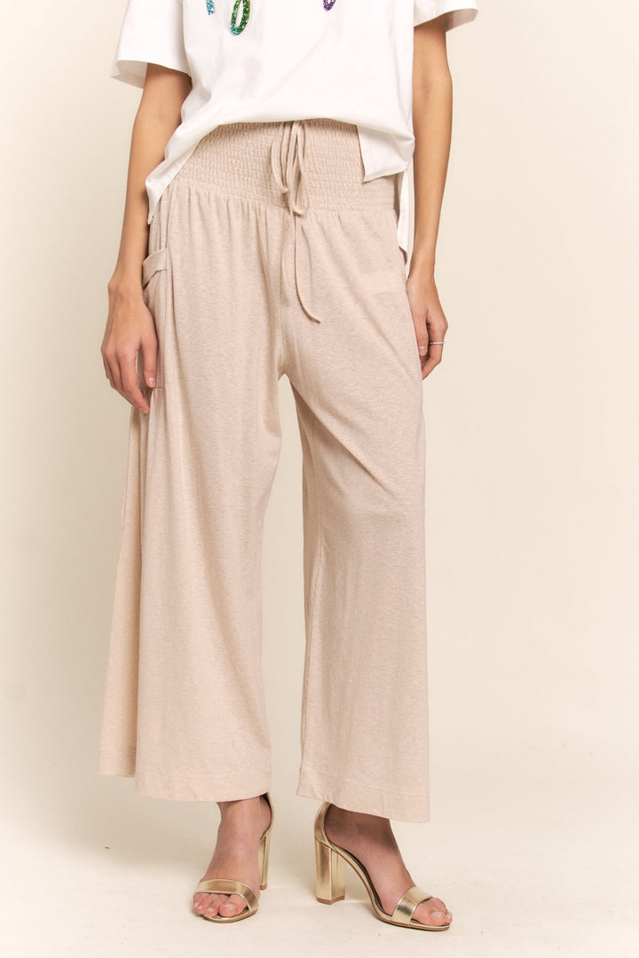 J.NNA – Boho-Hose mit weitem Bein und gesmoktem Bund und Taschen