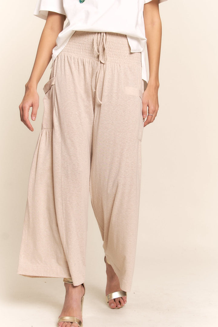 J.NNA – Boho-Hose mit weitem Bein und gesmoktem Bund und Taschen