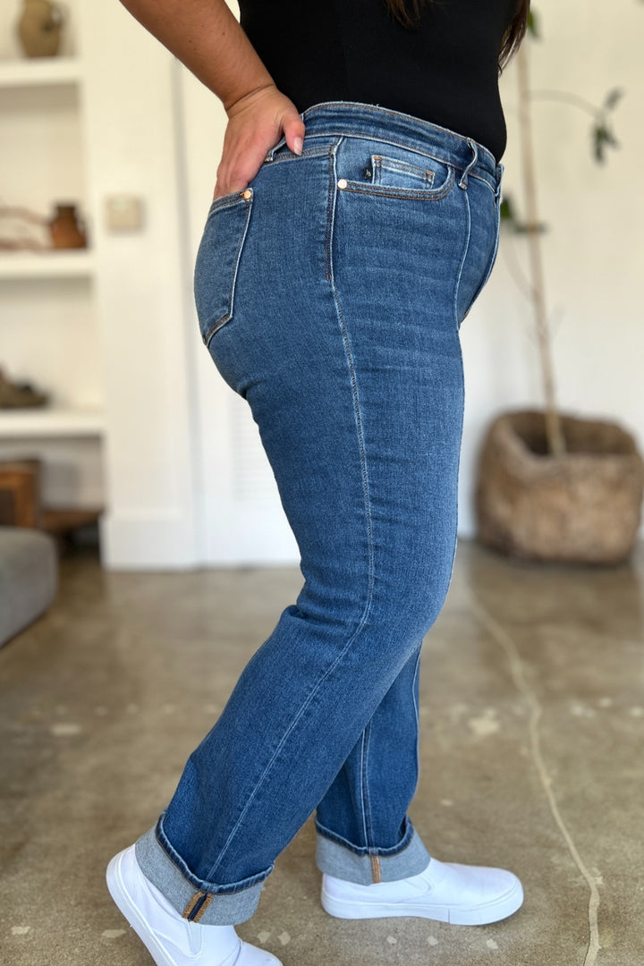 Judy Blue – Gerade Jeans in voller Größe mit hoher Taille und Vordernahtdetail