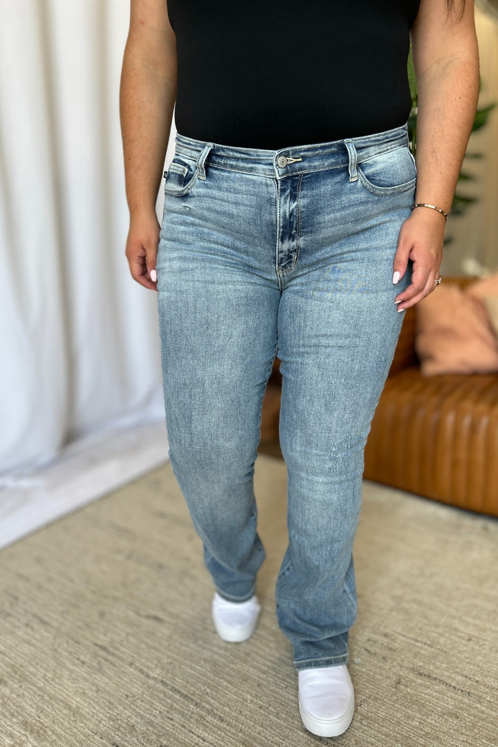 Judy Blue – Bootcut-Jeans in voller Größe mit mittlerer Leibhöhe