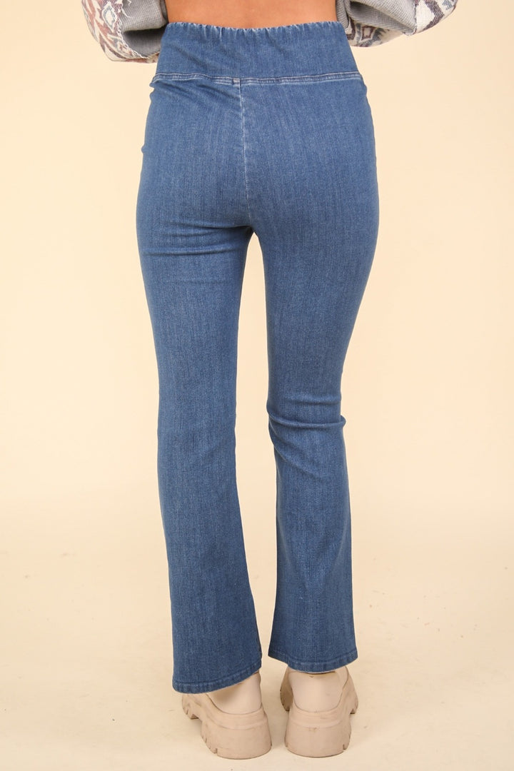 VERY J – Stretch-Leggings aus verwaschenem Denim mit überkreuzter Taille