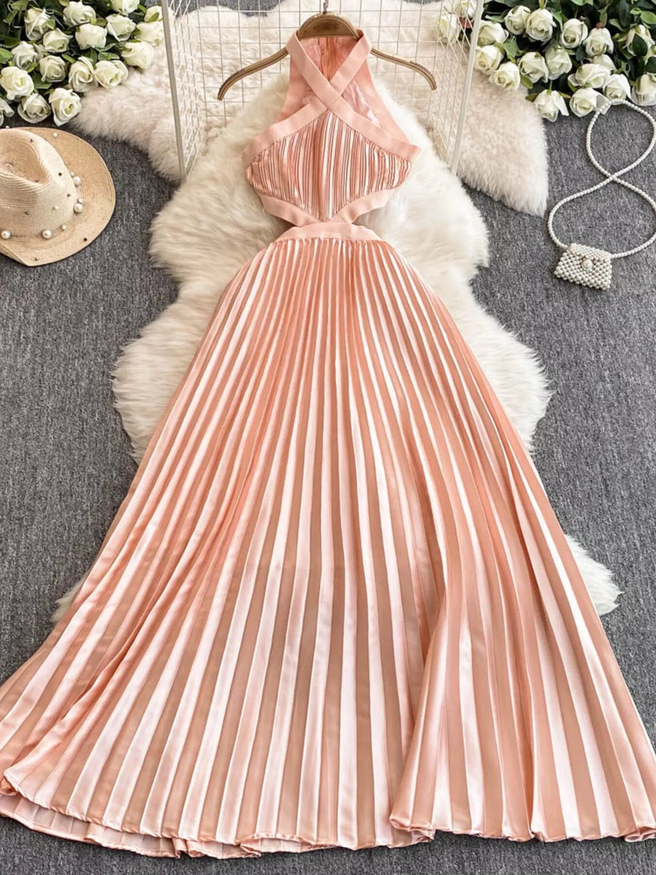 Halter Neck Pleated Maxi Dress Montret Halter Neck Pleated Maxi Dress Montret
