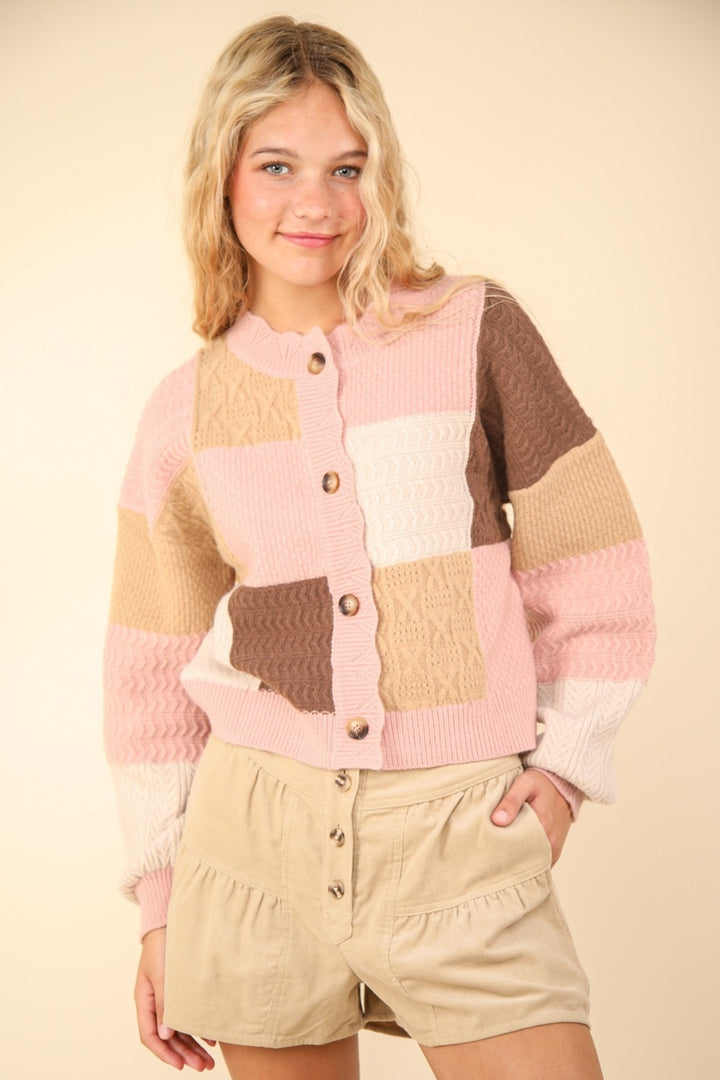 VERY J – Strukturierte Strickjacke mit Farbblockdesign und Knopfleiste