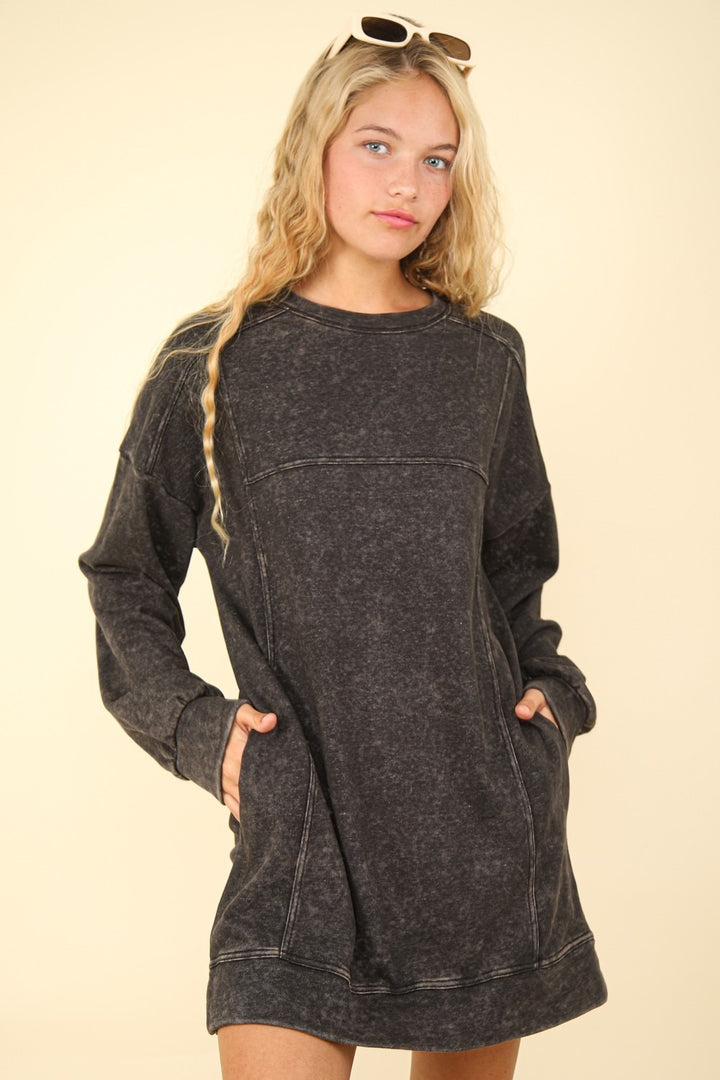 VERY J – Übergroßes Sweatshirt-Minikleid mit Mineralwaschung