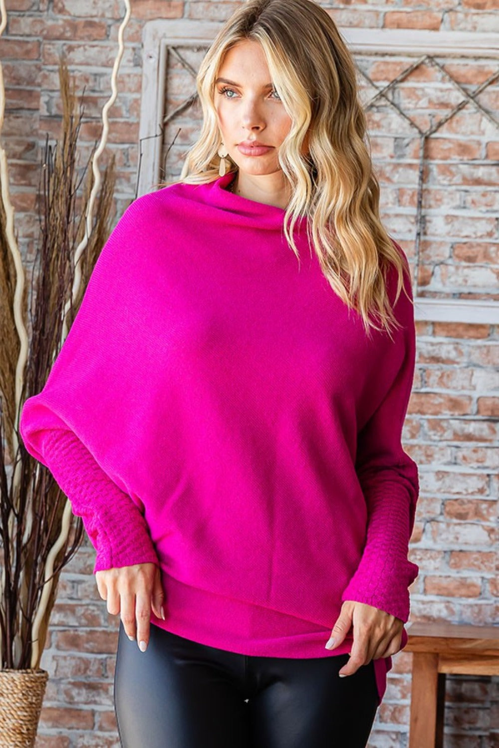 First Love – Pullover mit Dolman-Ärmeln und asymmetrischem Saum in voller Größe