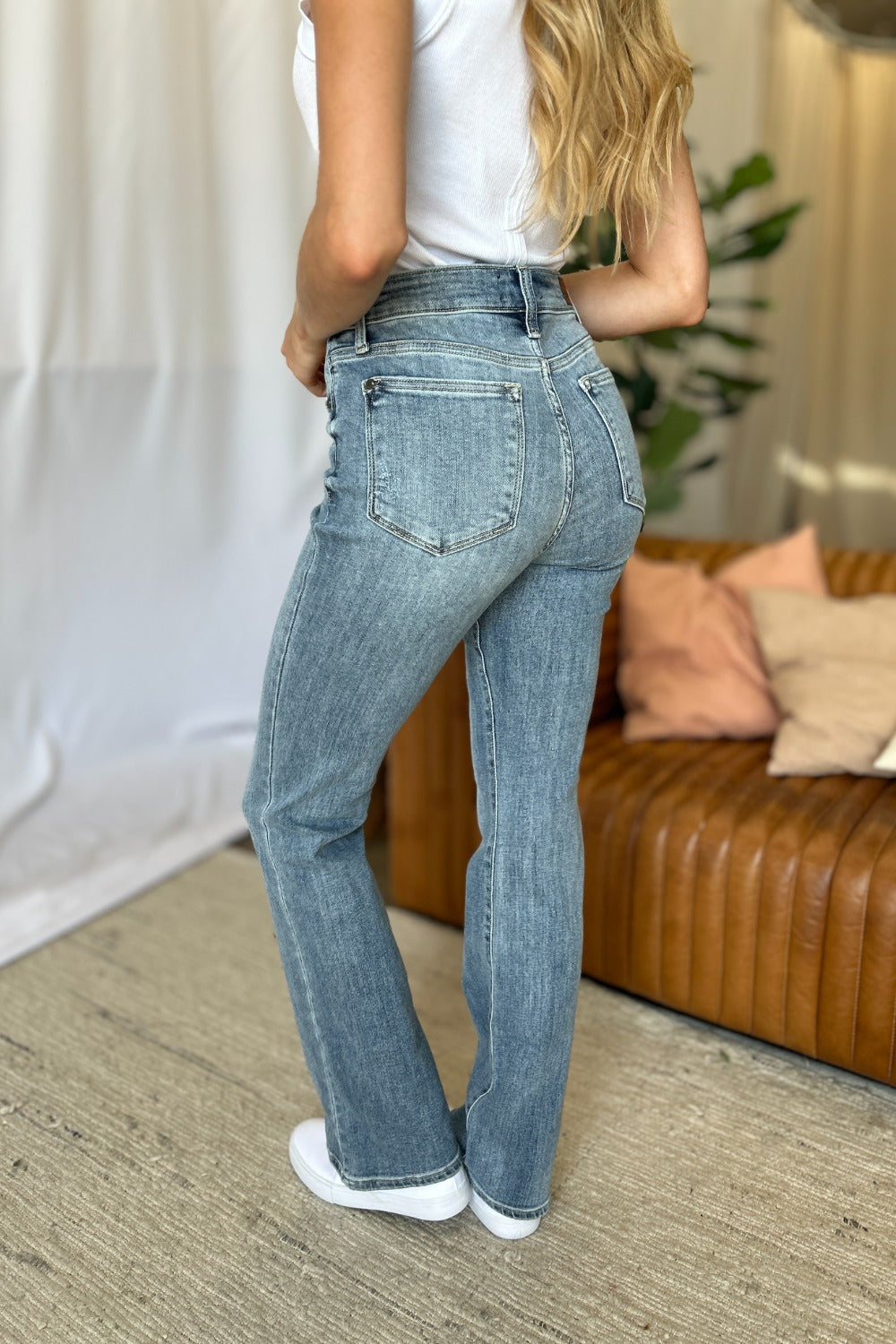 Judy Blue – Bootcut-Jeans in voller Größe mit mittlerer Leibhöhe