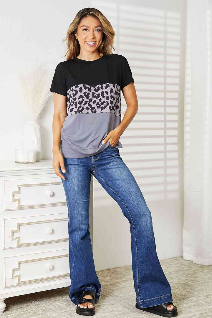 T-shirt à manches courtes en bloc de couleurs à imprimé léopard Double Take