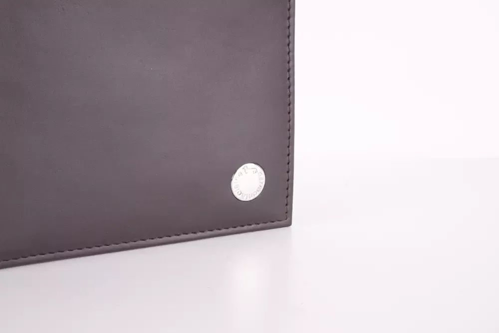 Harmont & Blaine RFID Secure Calfskin Leather Wallet - Elegant Brown